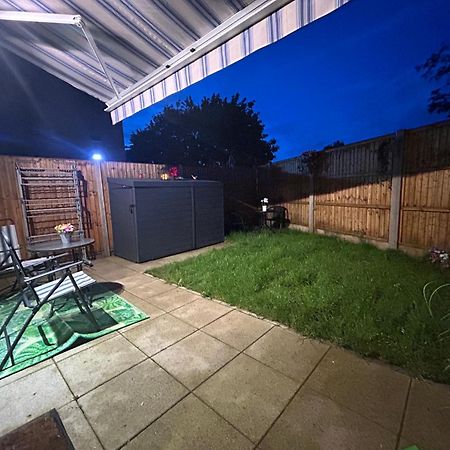 Comfortable Double Room & Single Room In Vibrant Hatfield Neighbourhood Exterior photo