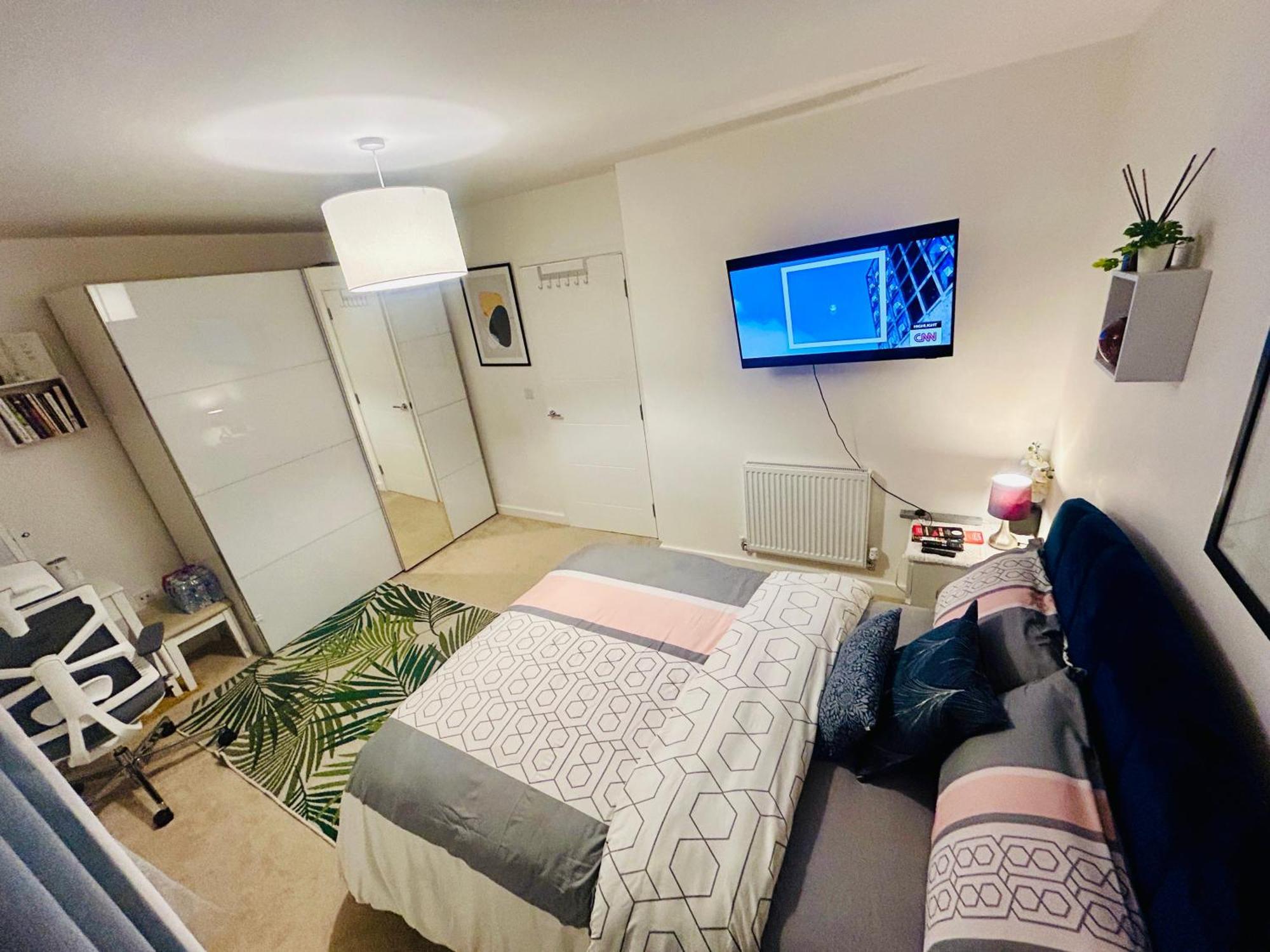 Comfortable Double Room & Single Room In Vibrant Hatfield Neighbourhood Exterior photo